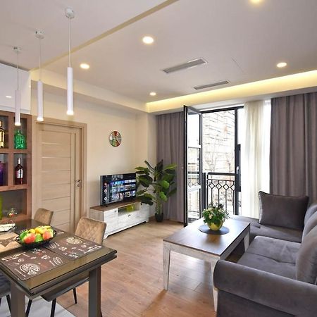 Home4You City Center Apartments Yerevan Ngoại thất bức ảnh