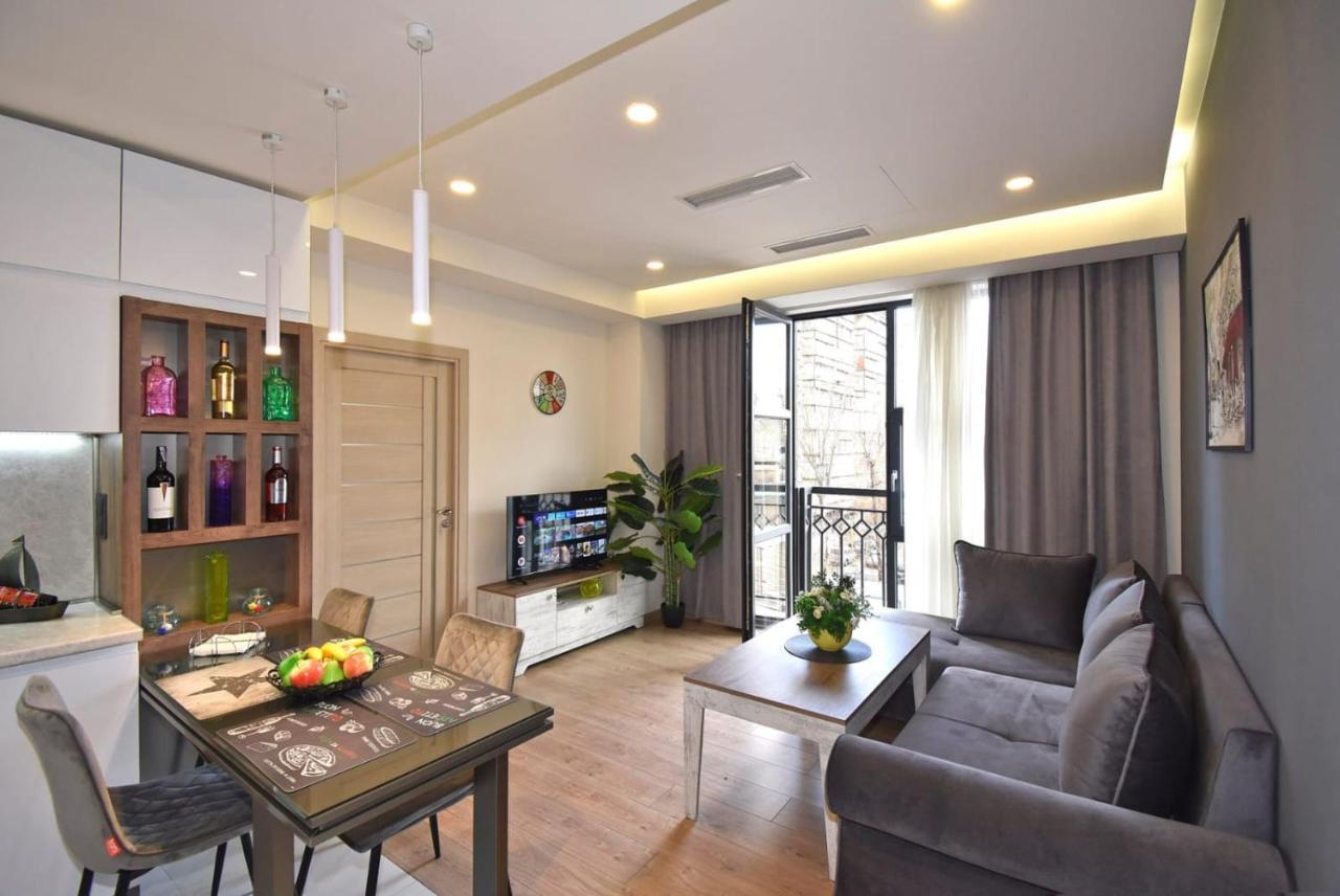 Home4You City Center Apartments Yerevan Ngoại thất bức ảnh