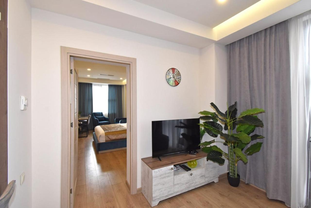 Home4You City Center Apartments Yerevan Ngoại thất bức ảnh
