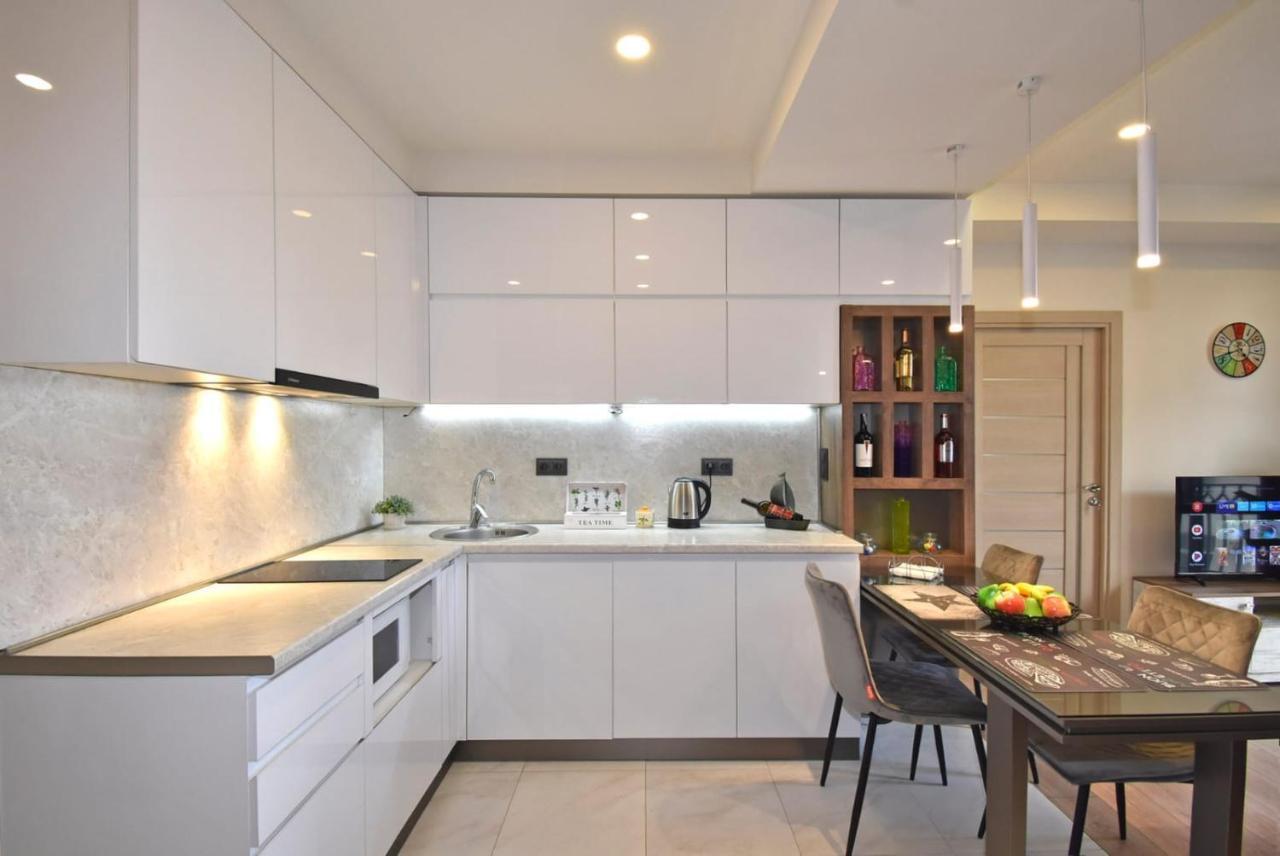 Home4You City Center Apartments Yerevan Ngoại thất bức ảnh