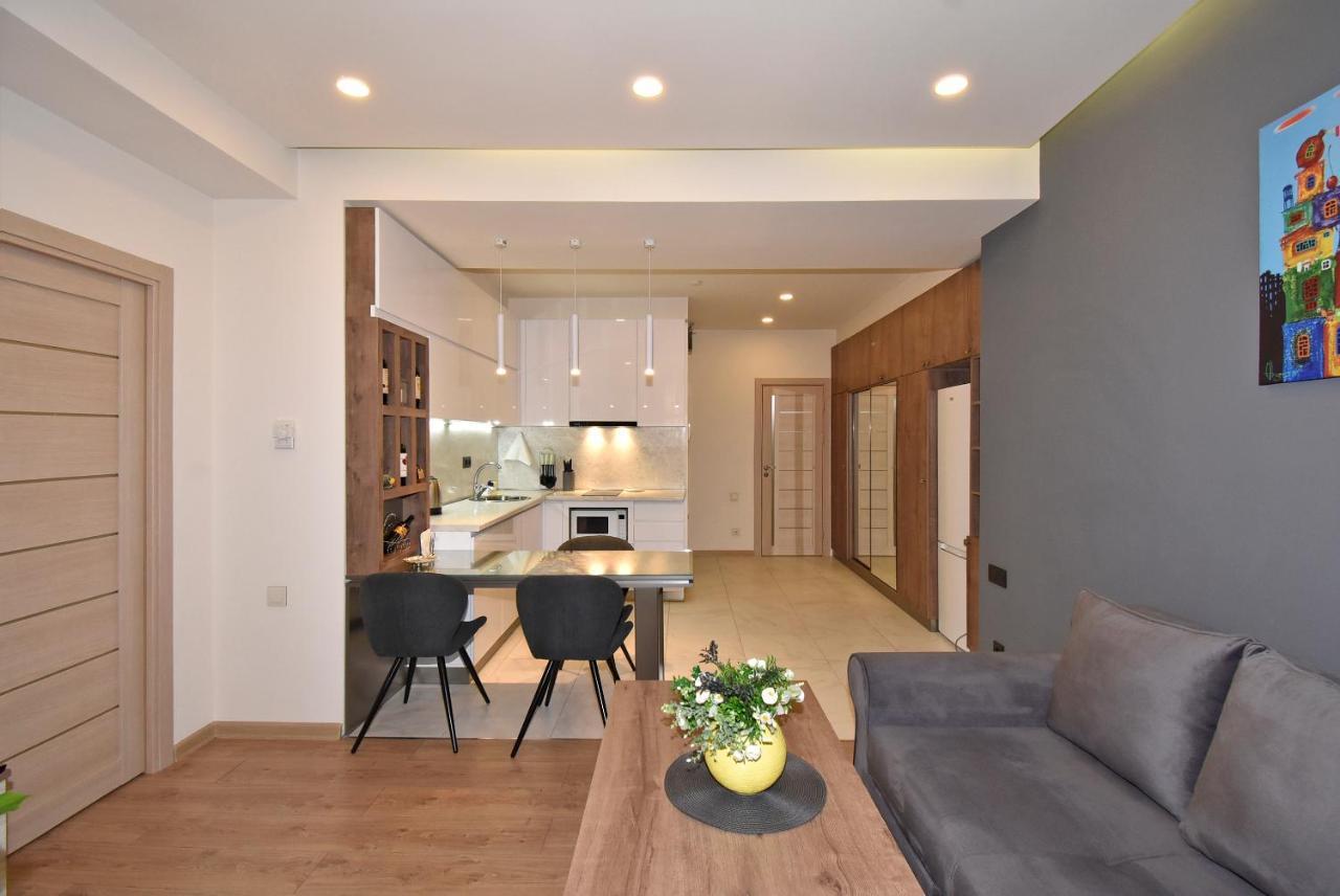 Home4You City Center Apartments Yerevan Ngoại thất bức ảnh