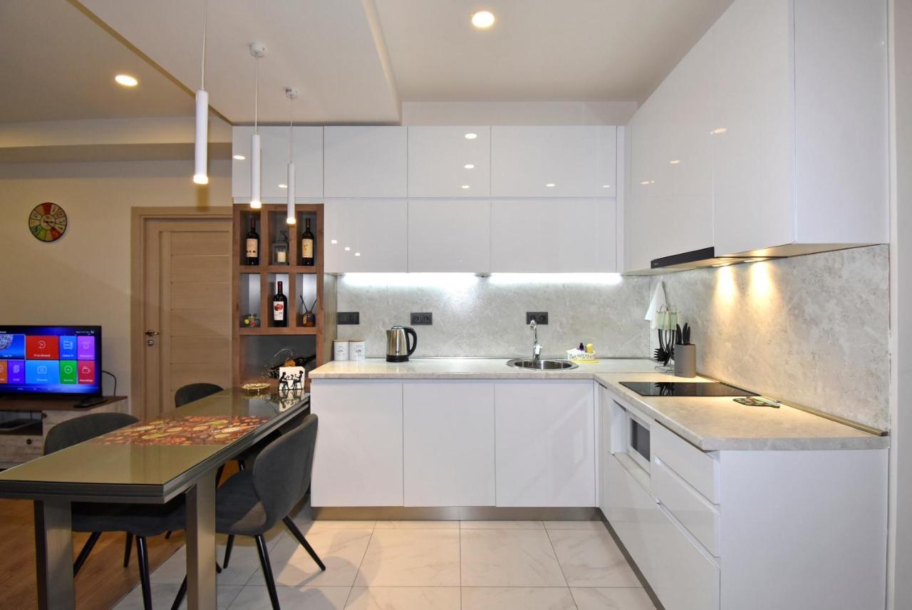Home4You City Center Apartments Yerevan Ngoại thất bức ảnh
